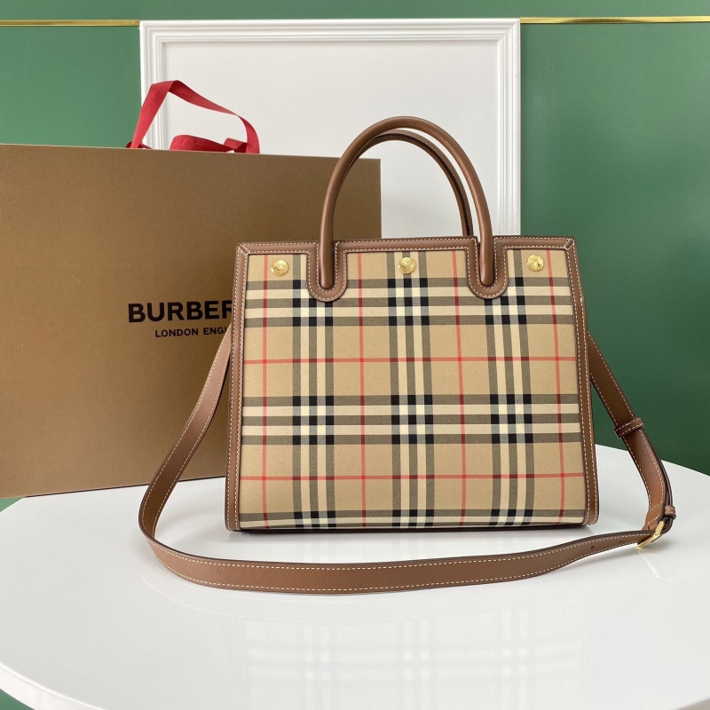 B**rry shopping bags